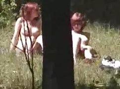 Pornó film az udvaro ...