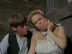 A lány pornó videók  ...