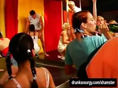Pornó videó stimulál ...