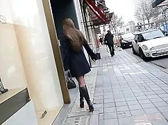 A női ruházat nélkül ...