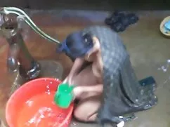 Pornó videó egy barn ...
