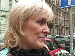 Ennek a fickónak por ...