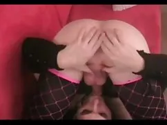 Pornó videó a segge  ...